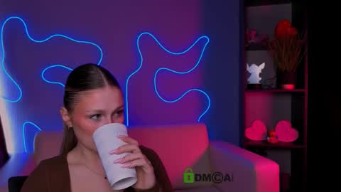 rosalie_liu online show from 11.25.25