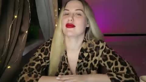 Rosali online show from 11.28.25