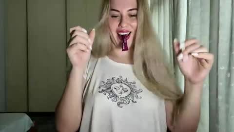 Rosali online show from 12.15.25