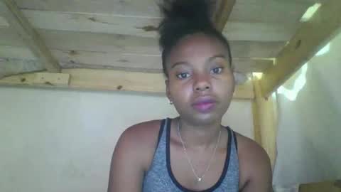 Snapshot of rosalinda933 chatting on 03.01.26 Rosalinda online show from 03.01.26