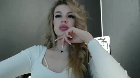 Snapshot of rosaline_ly chatting on 11.29.25 Rosalina online show from 11.29.25