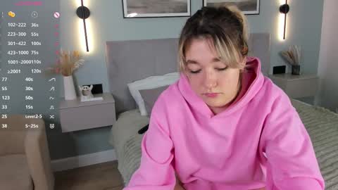 Snapshot of rosanaiwaoka chatting on 11.27.25 Mia online show from 11.27.25