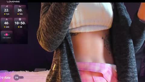 Snapshot of rosario215_ chatting on 02.02.25 Rosario online show from 02.02.25