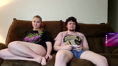 Snapshot of rose__g0ld chatting on 02.18.25 rose__g0ld online show from 02.18.25