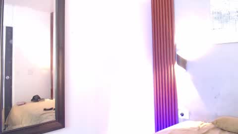 Snapshot of rose_crimson chatting on 09.26.25 rose_crimson online show from 09.26.25