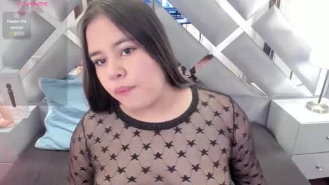 Snapshot of rose_nova_ chatting on 12.17.25 Rose 3 online show from 12.17.25