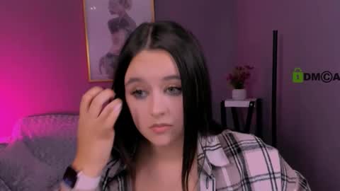 Snapshot of rose_rizz chatting on 11.17.25 rose_rizz online show from 11.17.25