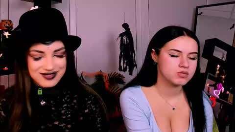 Snapshot of rose_style chatting on 10.30.25 rose online show from 10.30.25