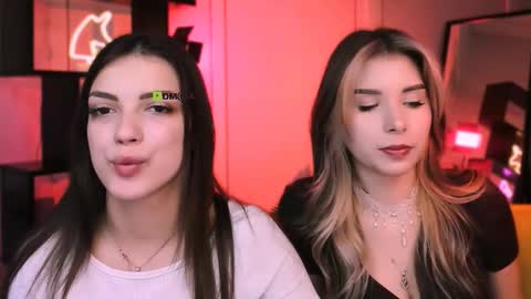 Snapshot of rose_style chatting on 11.27.25 rose online show from 11.27.25