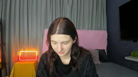 Snapshot of roseblanche2k chatting on 12.04.25 Florin online show from 12.04.25