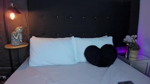 Snapshot of roseblossom_ chatting on 11.28.25 Rose online show from 11.28.25