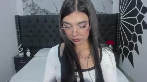 Snapshot of rosecassie chatting on 06.28.26 Rose online show from 06.28.26