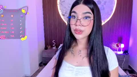 Snapshot of rosecassie chatting on 07.11.26 Rose online show from 07.11.26