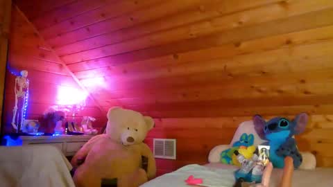 Snapshot of rosedahlia chatting on 12.15.25 Dahlia Rose online show from 12.15.25