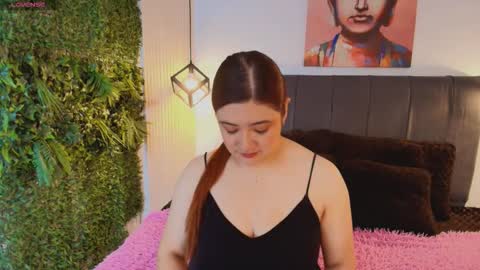 Snapshot of rosee_park chatting on 12.15.25 Rosee online show from 12.15.25