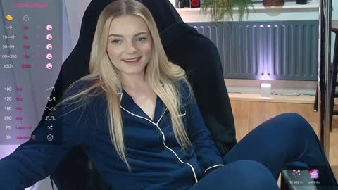 Snapshot of rosekate97 chatting on 01.01.25 rose97 online show from 01.01.25