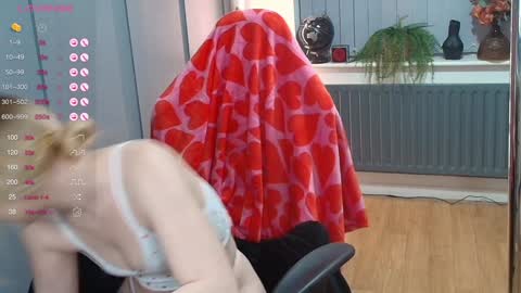 Snapshot of rosekate97 chatting on 01.26.25 rose97 online show from 01.26.25