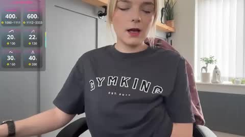 Snapshot of rosekate97 chatting on 10.08.25 rose97 online show from 10.08.25