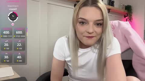 Snapshot of rosekate97 chatting on 10.29.25 rose97 online show from 10.29.25