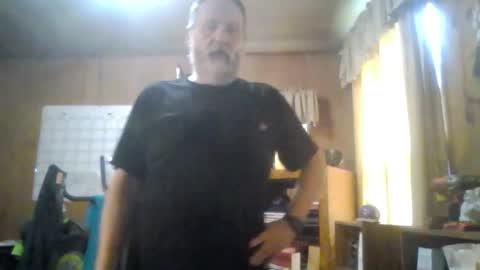 Snapshot of rosepanda chatting on 11.02.25 Lost4gain online show from 11.02.25