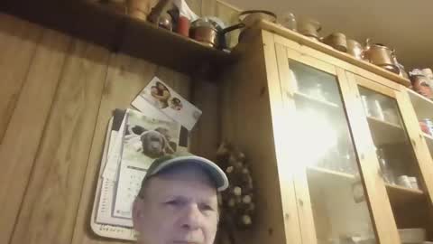 Snapshot of roses2u1958 chatting on 12.23.24 roses2u1958 online show from 12.23.24