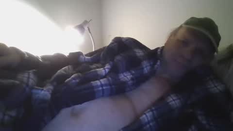 Snapshot of roses2u1958 chatting on 12.23.24 roses2u1958 online show from 12.23.24