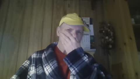 Snapshot of roses2u1958 chatting on 03.08.26 roses2u1958 online show from 03.08.26