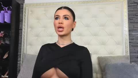 Snapshot of rosevanessa chatting on 01.10.26 Gabriela online show from 01.10.26