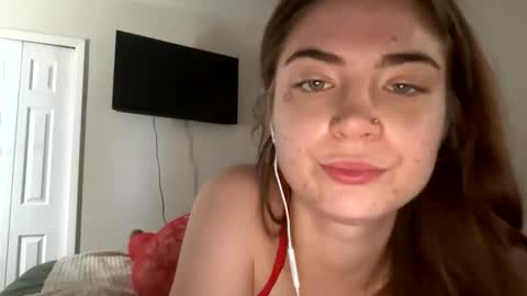 Snapshot of roseyla1 chatting on 02.24.26 roseyla1 online show from 02.24.26