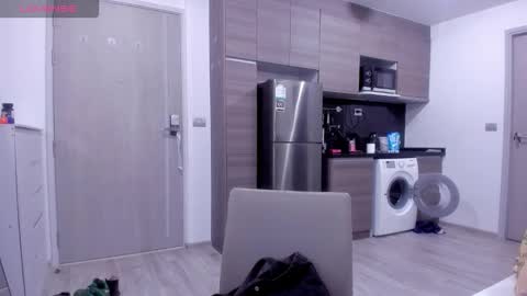 Snapshot of roshelle_xxx chatting on 11.22.25 Roshelle online show from 11.22.25