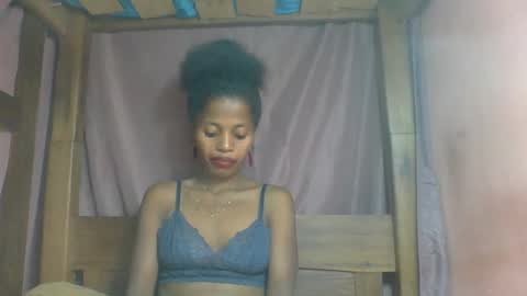 Snapshot of rosiahot1 chatting on 02.18.25 rosia online show from 02.18.25