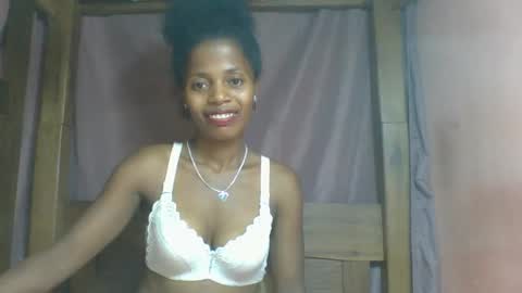 Snapshot of rosiahot1 chatting on 02.19.25 rosia online show from 02.19.25