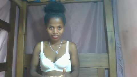 Snapshot of rosiahot1 chatting on 02.21.25 rosia online show from 02.21.25
