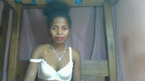 Snapshot of rosiahot1 chatting on 02.21.25 rosia online show from 02.21.25