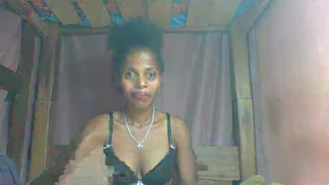 Snapshot of rosiahot1 chatting on 02.22.25 rosia online show from 02.22.25