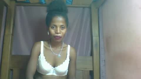 Snapshot of rosiahot1 chatting on 02.23.25 rosia online show from 02.23.25