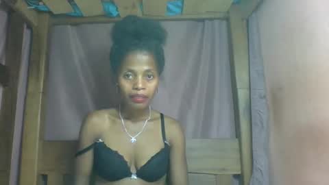 Snapshot of rosiahot1 chatting on 02.25.25 rosia online show from 02.25.25