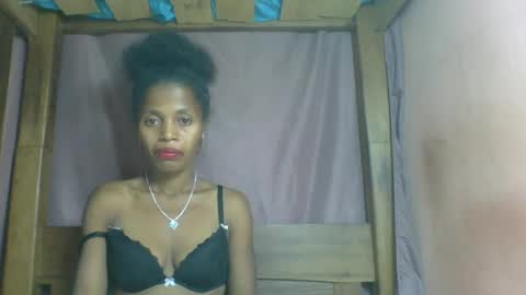Snapshot of rosiahot1 chatting on 02.26.25 rosia online show from 02.26.25