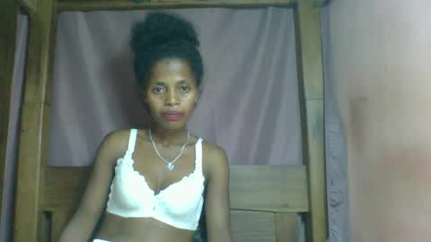 Snapshot of rosiahot1 chatting on 02.28.25 rosia online show from 02.28.25