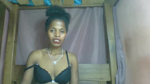 Snapshot of rosiahot1 chatting on 02.28.25 rosia online show from 02.28.25