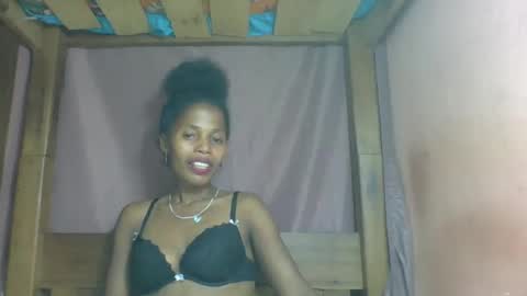 Snapshot of rosiahot1 chatting on 03.01.25 rosia online show from 03.01.25