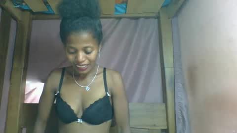 Snapshot of rosiahot1 chatting on 03.01.25 rosia online show from 03.01.25