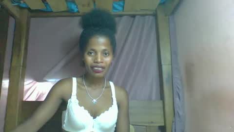 Snapshot of rosiahot1 chatting on 03.01.25 rosia online show from 03.01.25