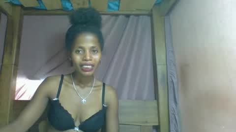 Snapshot of rosiahot1 chatting on 03.01.25 rosia online show from 03.01.25
