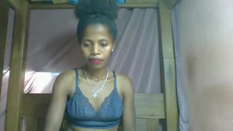 Snapshot of rosiahot1 chatting on 03.02.25 rosia online show from 03.02.25