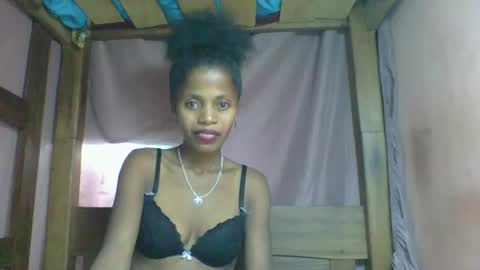 Snapshot of rosiahot1 chatting on 03.04.25 rosia online show from 03.04.25