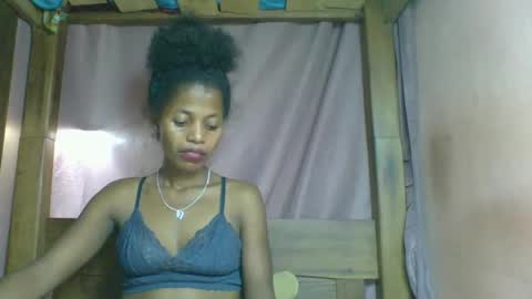 Snapshot of rosiahot1 chatting on 03.04.25 rosia online show from 03.04.25