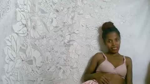 Snapshot of rosiahot1 chatting on 09.19.25 rosia online show from 09.19.25