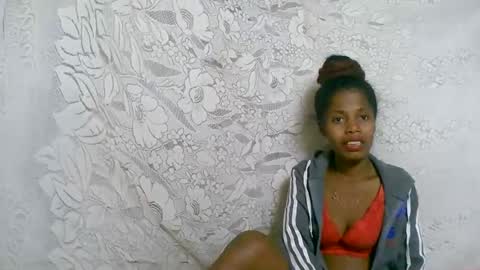 Snapshot of rosiahot1 chatting on 09.23.25 rosia online show from 09.23.25