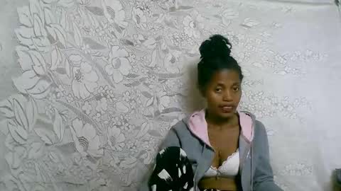 Snapshot of rosiahot1 chatting on 09.29.25 rosia online show from 09.29.25